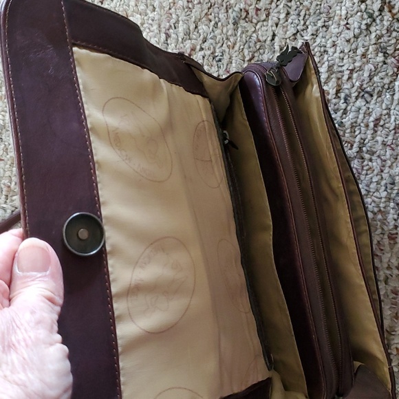 American angel vintage multi compartment crossbody - Picture 2 of 3